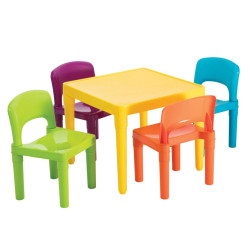 طاولة و أربعة كراسي ملونة طاولة و أربعة كراسي ملونة