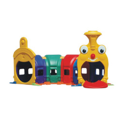 نفق سباق المتاهة القطار