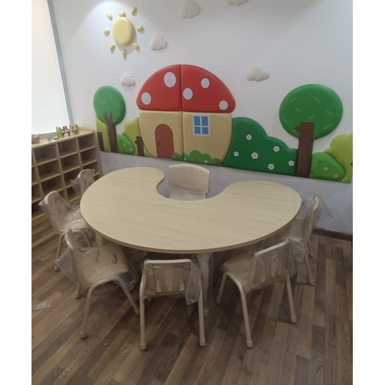 طاولة هلالية-أرجل حديد متغيره الارتفاع من46-71سم مقاس 180*120سم طاولة هلالية-أرجل حديد متغيره الارتفاع من46-71سم مقاس 180*120سم