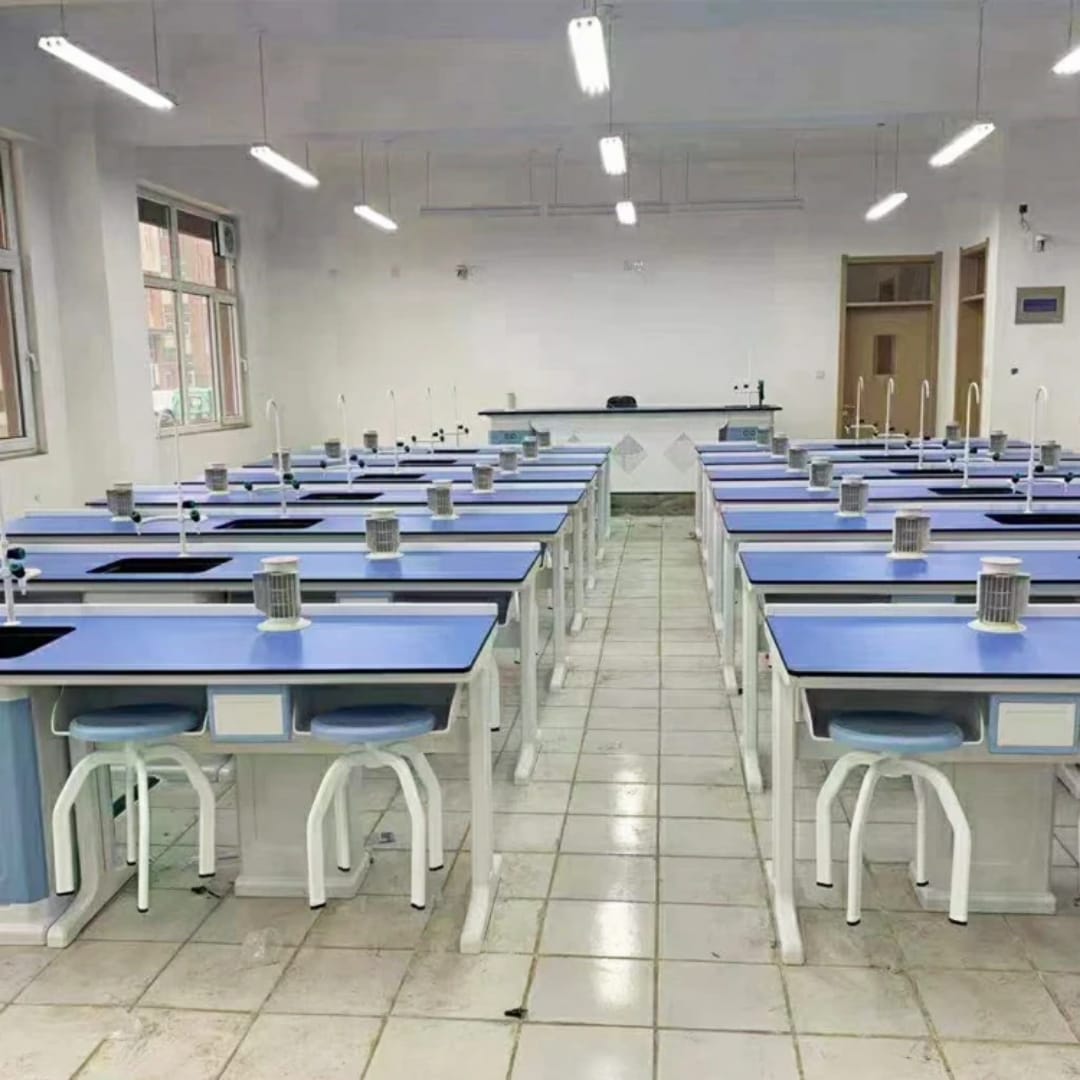 طاولات طلابية لمختبر الكيمياء والعلوم
